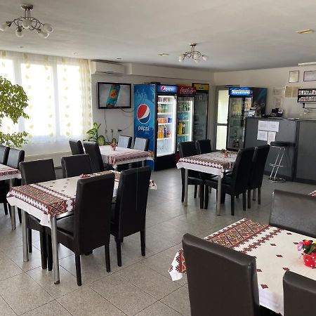 Pensiunea Simina Caransebes Ngoại thất bức ảnh