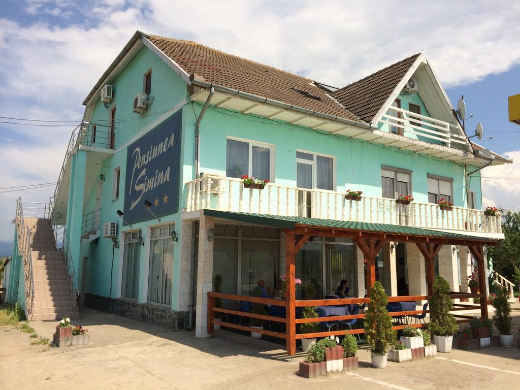 Pensiunea Simina Caransebes Ngoại thất bức ảnh